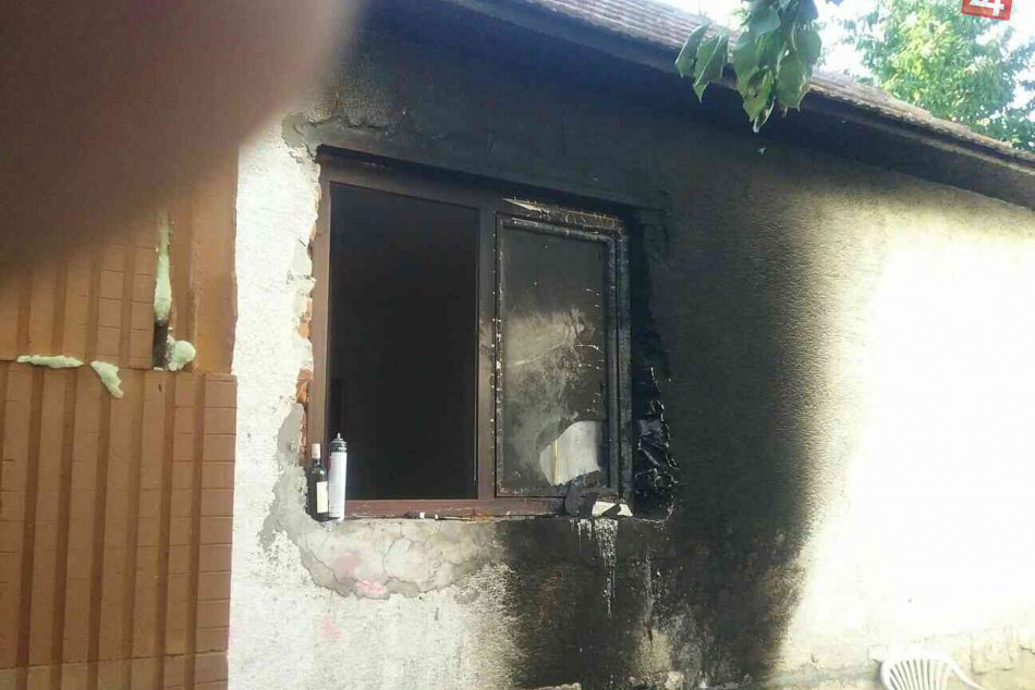 Ilustračný obrázok k článku Hlohovskí hasiči zasahovali pri požiari: FOTO priamo z miesta