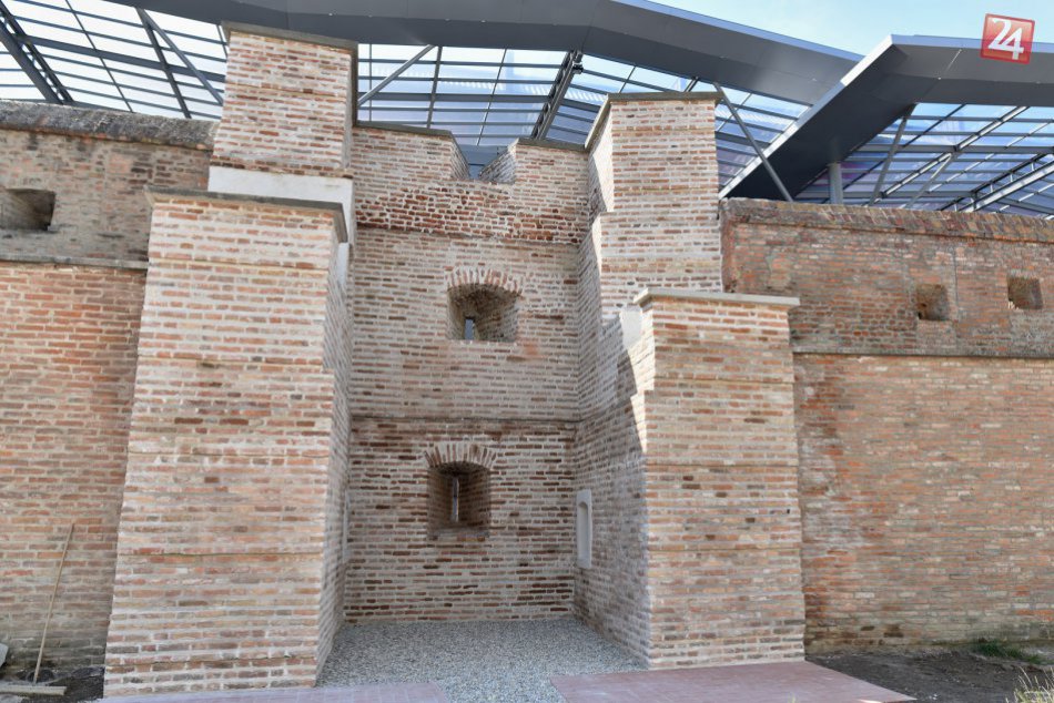 Ilustračný obrázok k článku Trnava sa môže pochváliť ďalšou atrakciou: Je ňou opravená južná veža hradieb