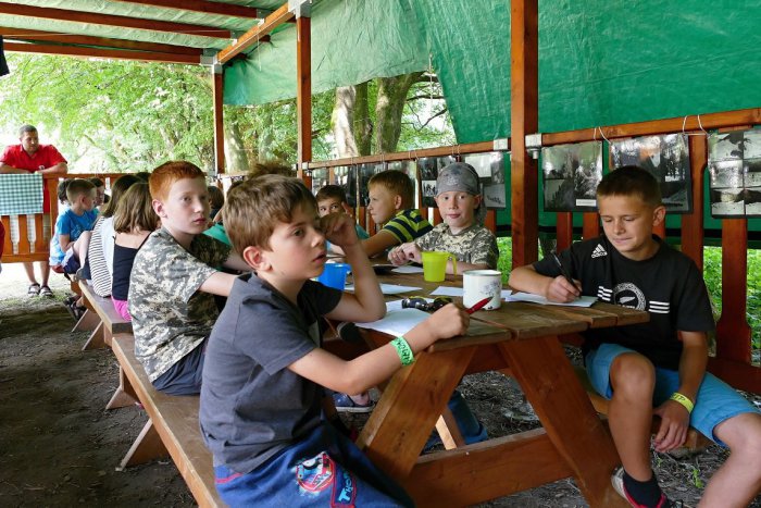Ilustračný obrázok k článku Detský tábor je miestom zážitkov: 20 rokov činnosti oslávia v Tešedíkove