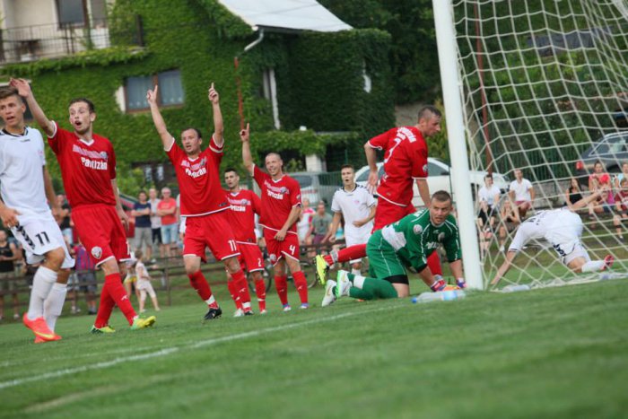 Ilustračný obrázok k článku Považskobystrický okres čaká veľké derby: Kto vyzve slávny slovenský klub?