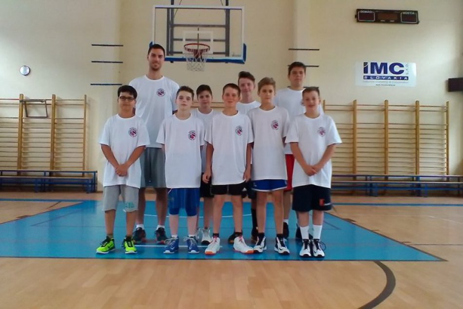 Ilustračný obrázok k článku Premiéra považskobystrického kempu: Prázdniny pod deravými košmi, FOTO