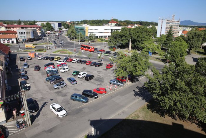Ilustračný obrázok k článku Malacky budú krajšie: Mesto chce z Mierového námestia v centre vytvoriť pešiu zónu