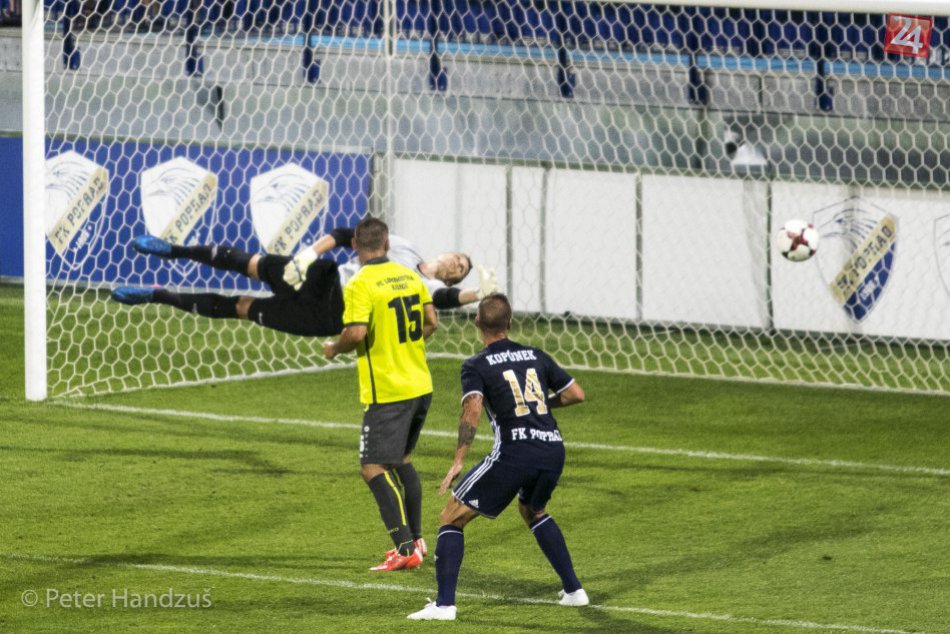 Ilustračný obrázok k článku FK Poprad zatiaľ s plným počtom bodov: Futbalisti víťazstvo vybojovali v závere