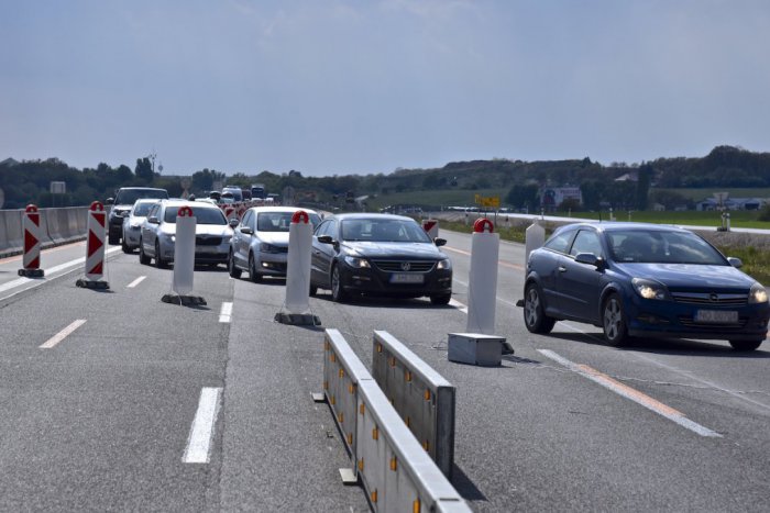 Ilustračný obrázok k článku Vodiči, lepšie vedieť popredu: Obmedzenia na liptovskej diaľnici potrvajú niekoľko mesiacov