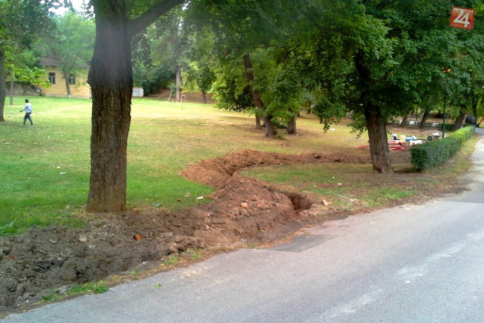 Ilustračný obrázok k článku Všimli ste si rozkopávky v Zámockej záhrade? Radnica vysvetľuje, čo je vo veci