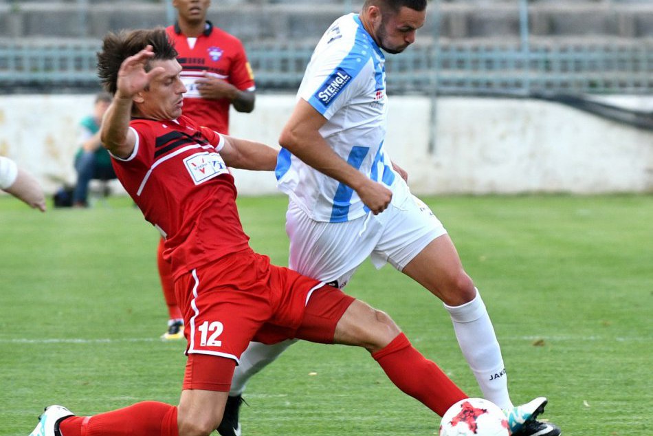 Ilustračný obrázok k článku Ktoré futbalové mužstvá skrížia zbrane? PREHĽAD najbližšieho kola v regióne