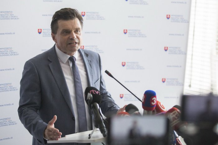 Ilustračný obrázok k článku Rezort školstva zruší eurofondovú výzvu: Minister Plavčan nezvažuje odstúpiť