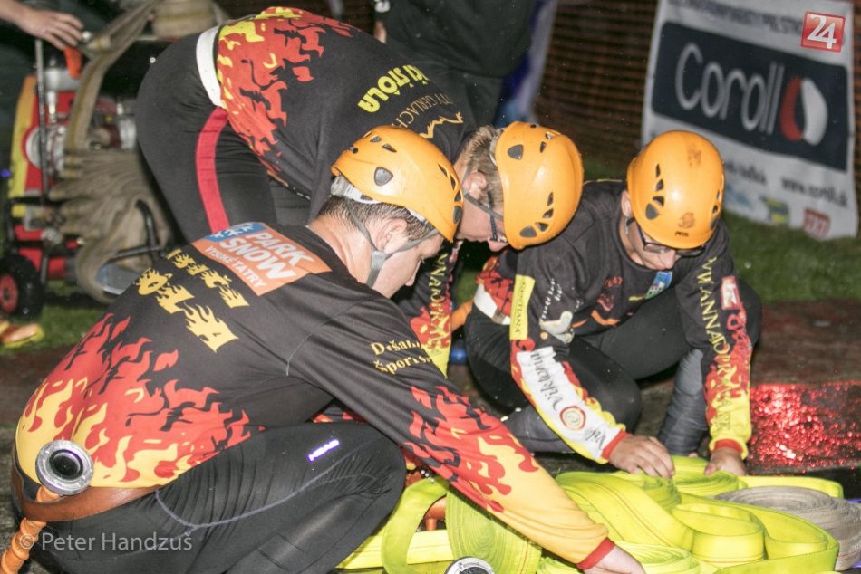 Ilustračný obrázok k článku Nočné hasičské preteky vo Štôle lejak neskazil: Z víťazstva sa tešili domáci