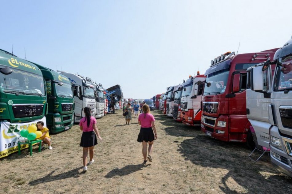 Ilustračný obrázok k článku Zraz kamionistov pri Nitre sa blíži: Letisko v Janíkovciach zaplní 230 strojov