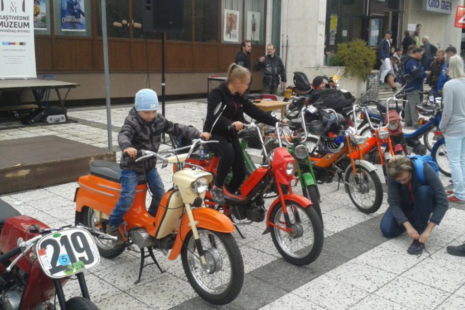 Ilustračný obrázok k článku Časť slávy motocyklov z Považskej sa vrátila: Pozrite si ich na VIDEO a FOTO