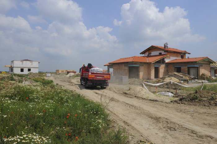 Ilustračný obrázok k článku V blízkosti Nitry pripravujú pozemky na bývanie: Vyrásť tu majú rodinné domy
