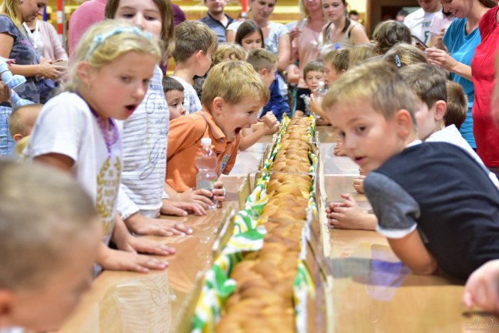 Ilustračný obrázok k článku Parádna akcia pre deti: V Žiline padol rekord o najdlhší sendvič!