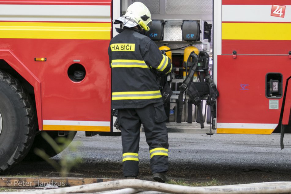 Ilustračný obrázok k článku Slovenskí hasiči mali rušnú noc: V súvislosti s pyrotechnikou zasahovali pri 17 prípadoch