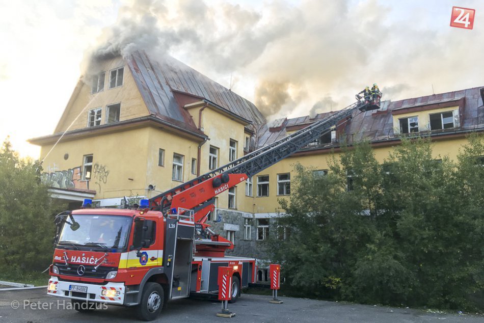 Ilustračný obrázok k článku Vo Štôle horela stará budova bývalej liečebne: Hasiči majú požiar pod kontrolou