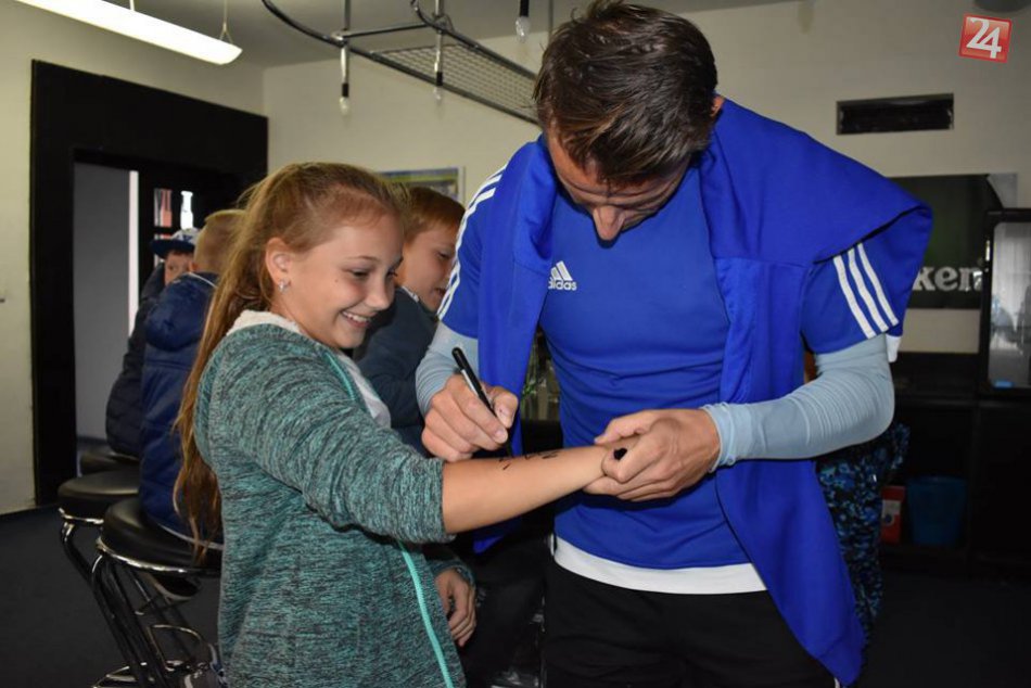 Ilustračný obrázok k článku Prinášame vám to obrazom: Takto to vyzeralo počas DOD na michalovskom štadióne