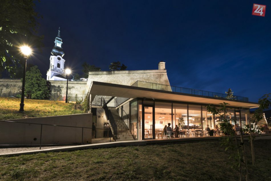 Ilustračný obrázok k článku FOTO: Objekt pre turistov na Nitrianskom hrade získal cenu za architektúru