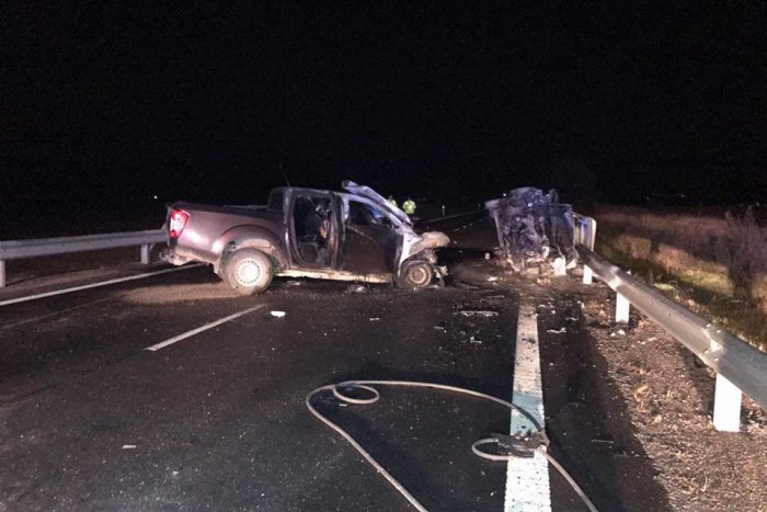 Ilustračný obrázok k článku Dopravnú nehodu neprežil 53-ročný vodič z Rožňavy: Vozidlá sa po zrážke vznietili, FOTO