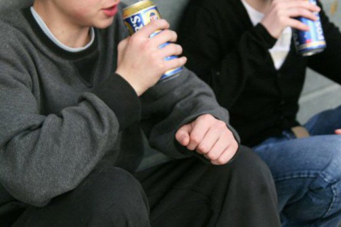 Ilustračný obrázok k článku Nástrahy leta: Počas prázdnin sa častejšie vyskytujú prípady opitých detí