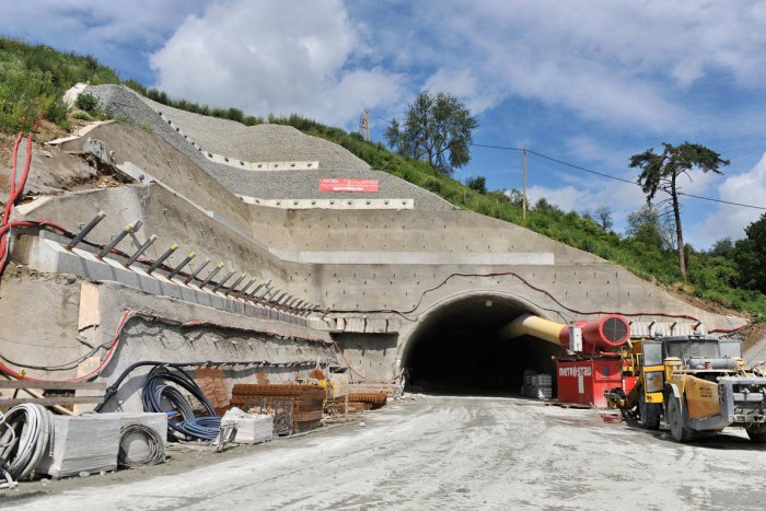 Ilustračný obrázok k článku Martinskí vodiči, zbystrite: Ďalší termín sprejazdnenia úseku v Tuneli Višňové