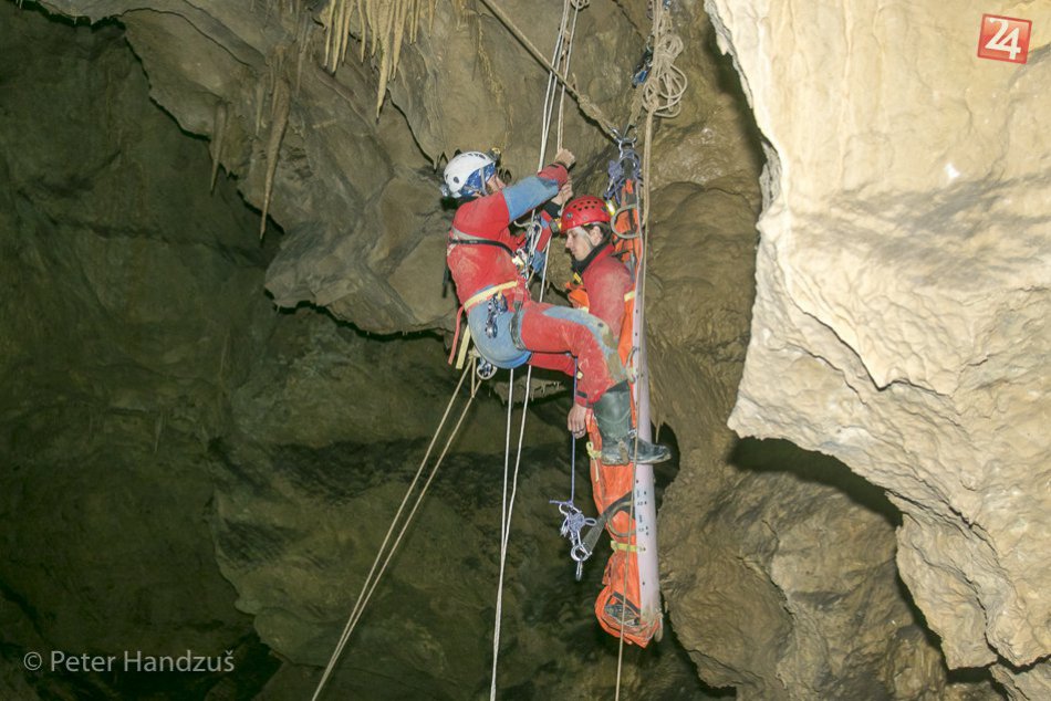 Ilustračný obrázok k článku Akcia v Belianskej jaskyni: Naši záchranári si poradia aj pod zemou (FOTO+VIDEO)
