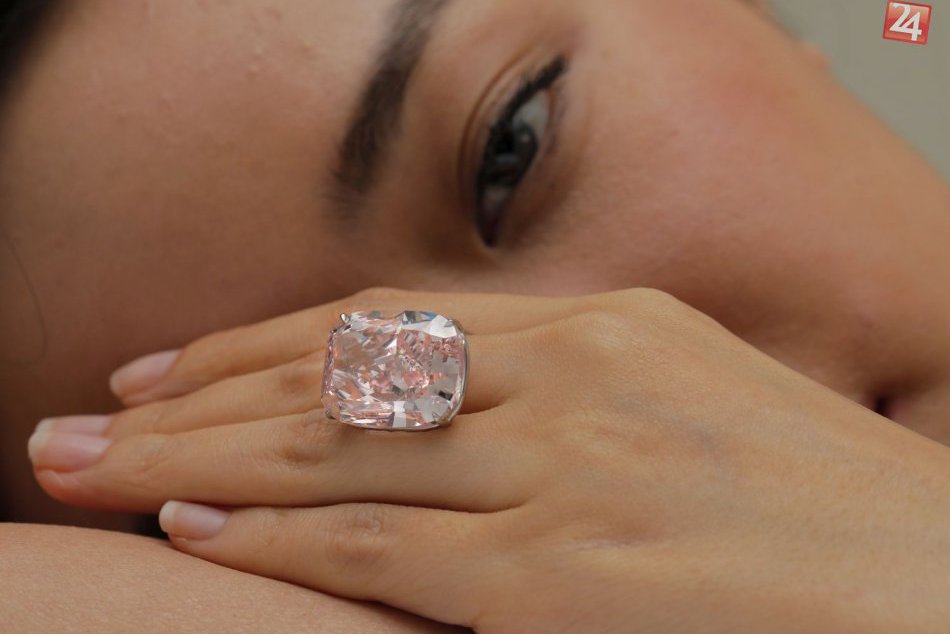 Ilustračný obrázok k článku KURIOZITA DŇA: Nejedna dáma by sa potešila, vydražia diamanty za desiatky miliónov