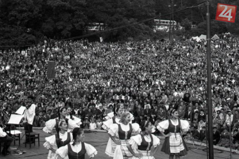 Ilustračný obrázok k článku Späť do minulosti: Folklórne leto v Gombaseku na historických FOTO