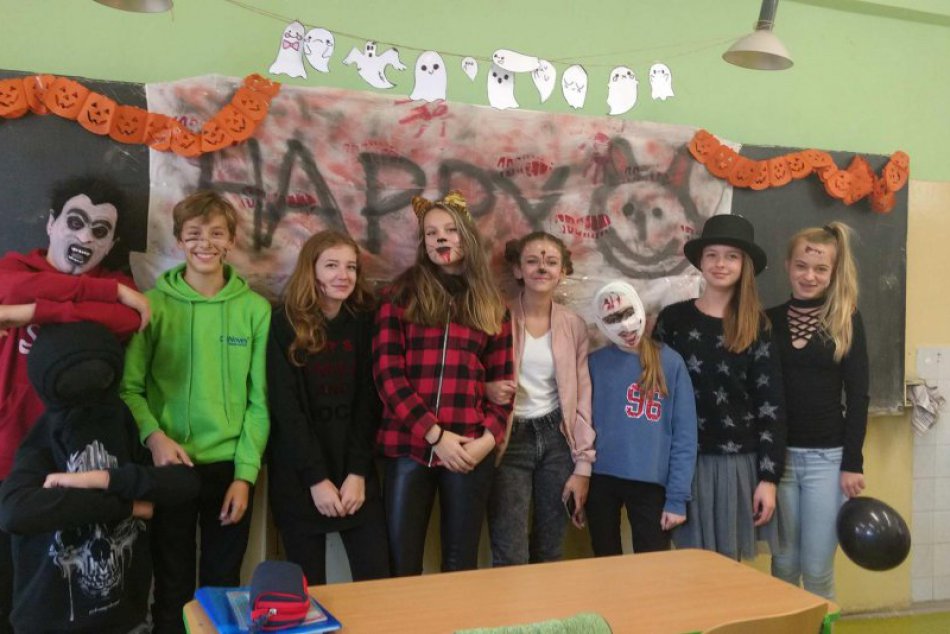 Ilustračný obrázok k článku Na gymnáziu v Spišskej sa nieslo vyučovanie v halloweenskom duchu: Výjavy ako z hororu