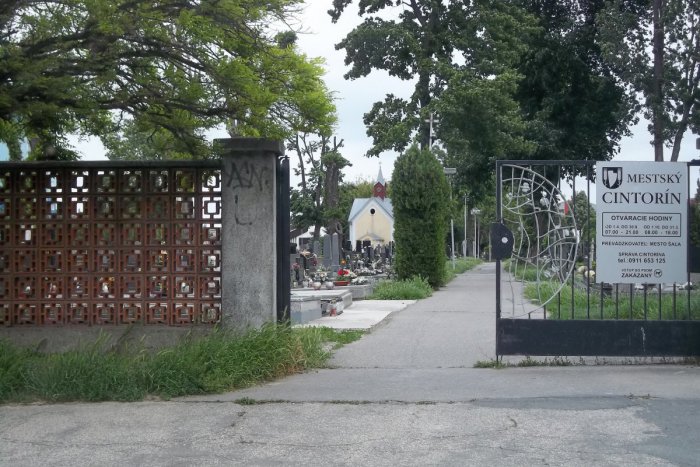 Ilustračný obrázok k článku Na mestskom cintoríne budujú nové pietne miesto: Stáť bude neďaleko domu smútku