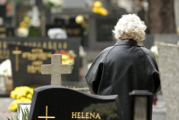 Ilustračný obrázok k článku Pre nedeľné vetrisko zatvorili cintoríny v Trnave: Kedy budú opäť otvorené?