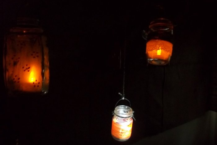 Ilustračný obrázok k článku FOTO: V domčeku je milá výstava, dušičkové lampáše priniesli aj deti
