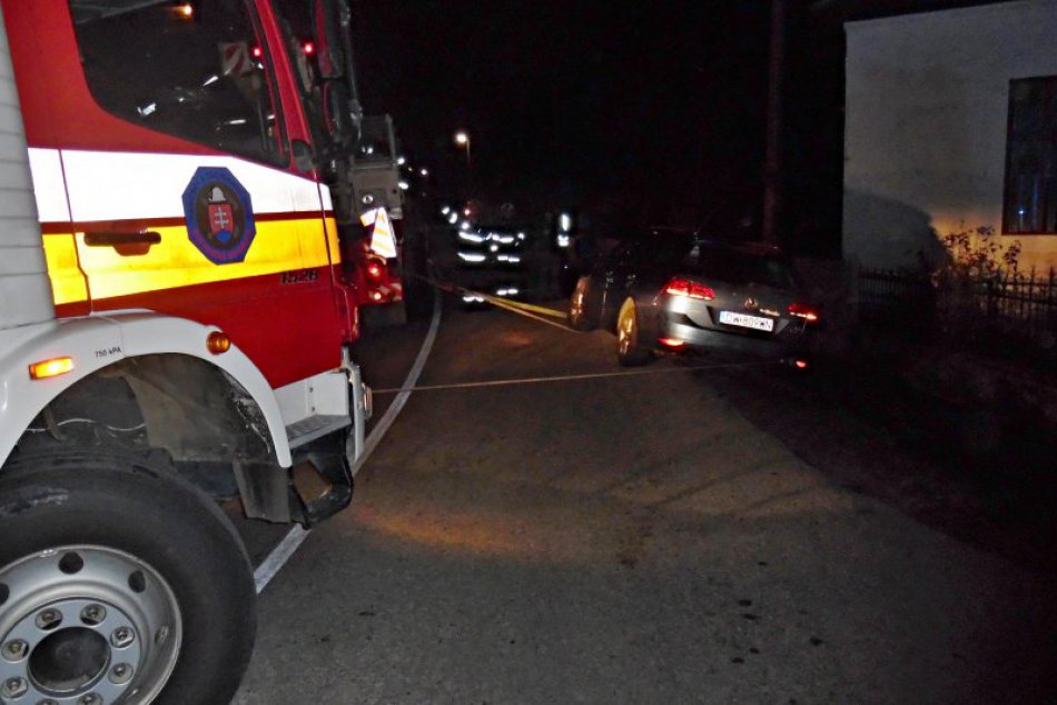 Ilustračný obrázok k článku Dopravná nehoda v Paškovej: Hasiči na pomoc privolali špeciálnu techniku, FOTO