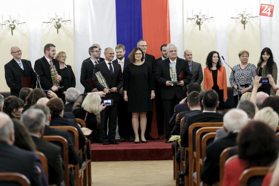 Ilustračný obrázok k článku Slovenským vedcom sa dostalo pocty: Prebrali si Ceny za vedu a techniku