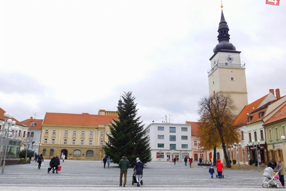 Ilustračný obrázok k článku Vianočný stromček skrášli centrum už čoskoro: Kvôli jeho prevozu uzavrú Štefánikovu