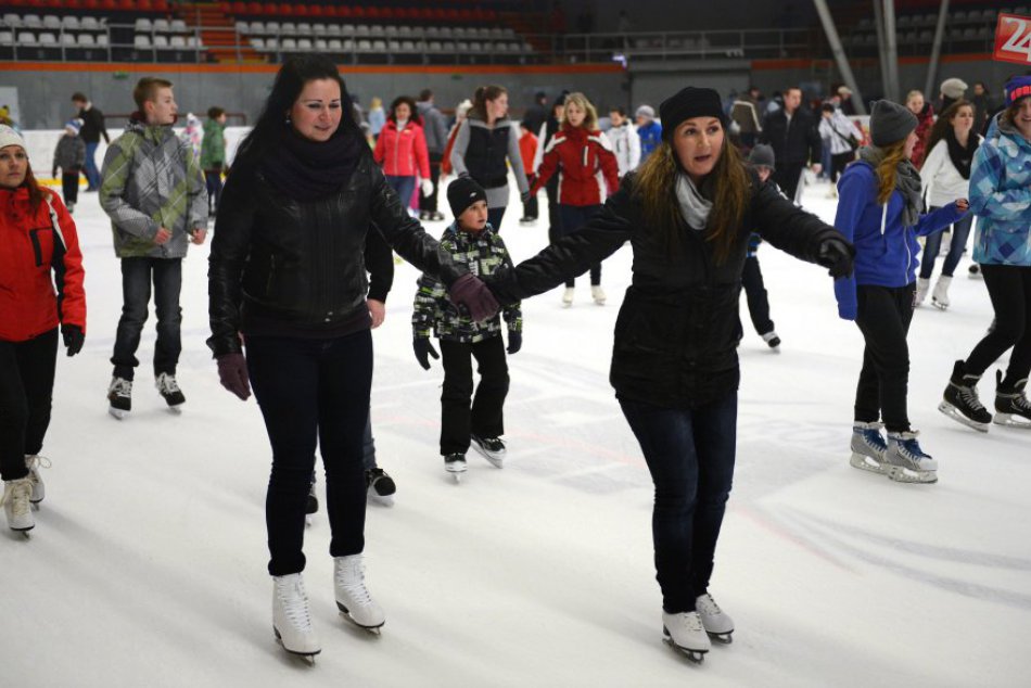 Ilustračný obrázok k článku Sezóna korčuľovania na ľade je tu! Najstarší štadión otvára brány verejnosti