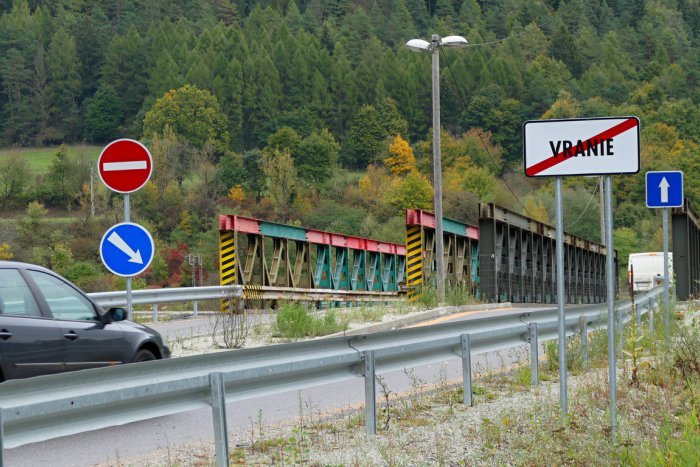 Ilustračný obrázok k článku Správa, ktorá vodičov nepoteší: Na otvorenie mosta vo Vraní si ešte počkáme
