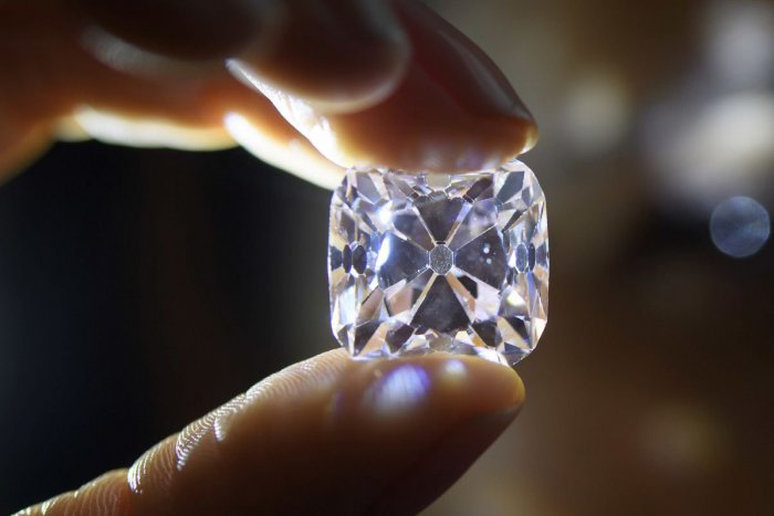 Ilustračný obrázok k článku Sviatky sa blížia: Záujemcovia o kúpu diamantov by mali byť opatrní