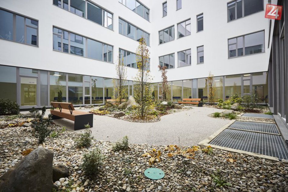 Ilustračný obrázok k článku Čo nájdu ľudia v novej michalovskej nemocnici? Inteligentné výťahy aj vnútorné záhrady!