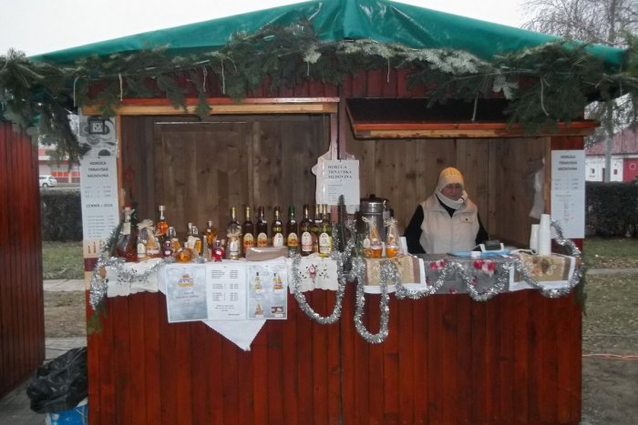 Ilustračný obrázok k článku Močenok pozýva vianočných predajcov: Ponúkajú miesta v predajných domčekoch