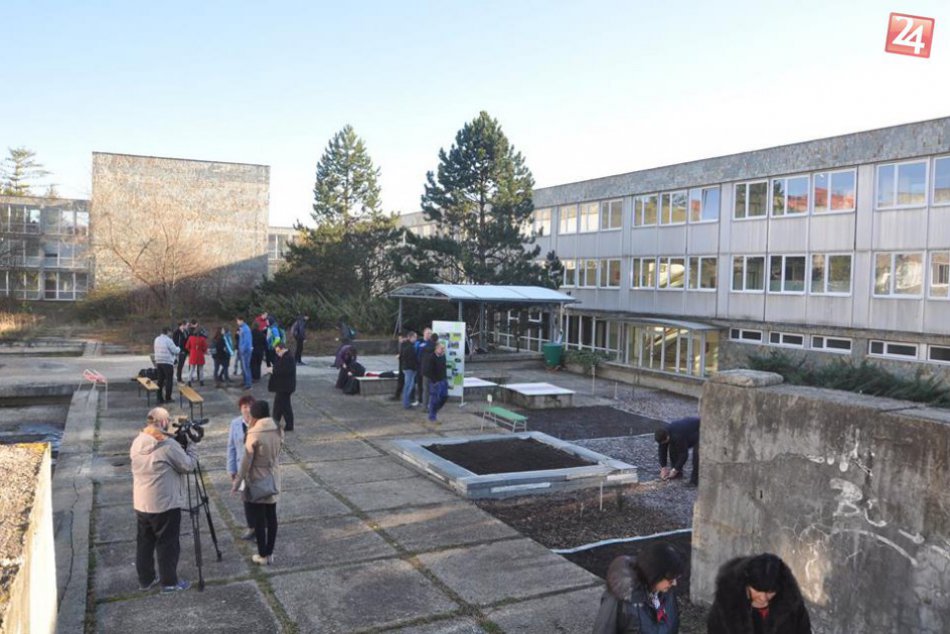Ilustračný obrázok k článku FOTO: Veľká premena areálu bystrického gymnázia. Originálny nápad sa dočkal ocenenia
