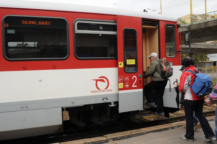 Ilustračný obrázok k článku Výluky na trati Žilina - Bytčica: Tieto vlaky nahradia autobusy