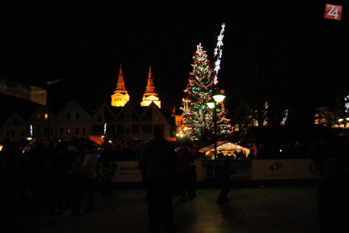 Ilustračný obrázok k článku Vianočný strom na Mariánskom námestí: Poznáme jeho cenu