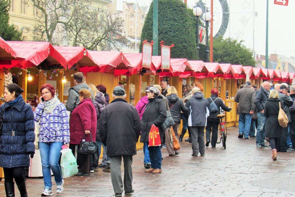 Ilustračný obrázok k článku Vianočné trhy v Prešove už odštartovali: Prvé ZÁBERY priamo z miesta