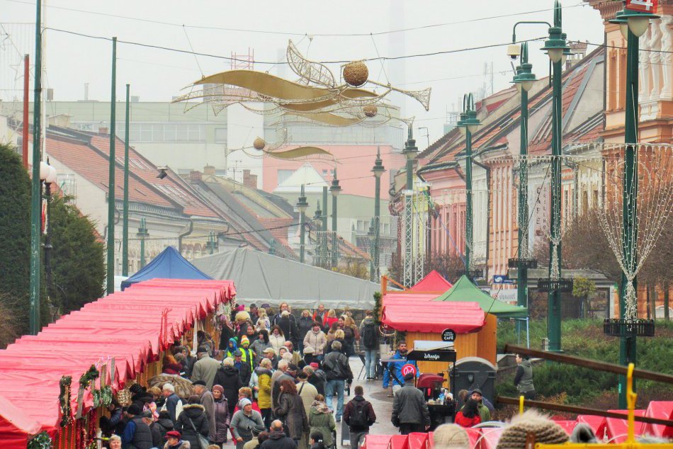 Ilustračný obrázok k článku Radnica plánovala novinky k vianočným trhom v Prešove: Napokon niektoré musí okresať