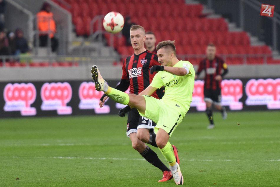 Ilustračný obrázok k článku Žilina porazila v Trnave Spartak:  Znížila náskok Bílich Andelov o šesť bodov