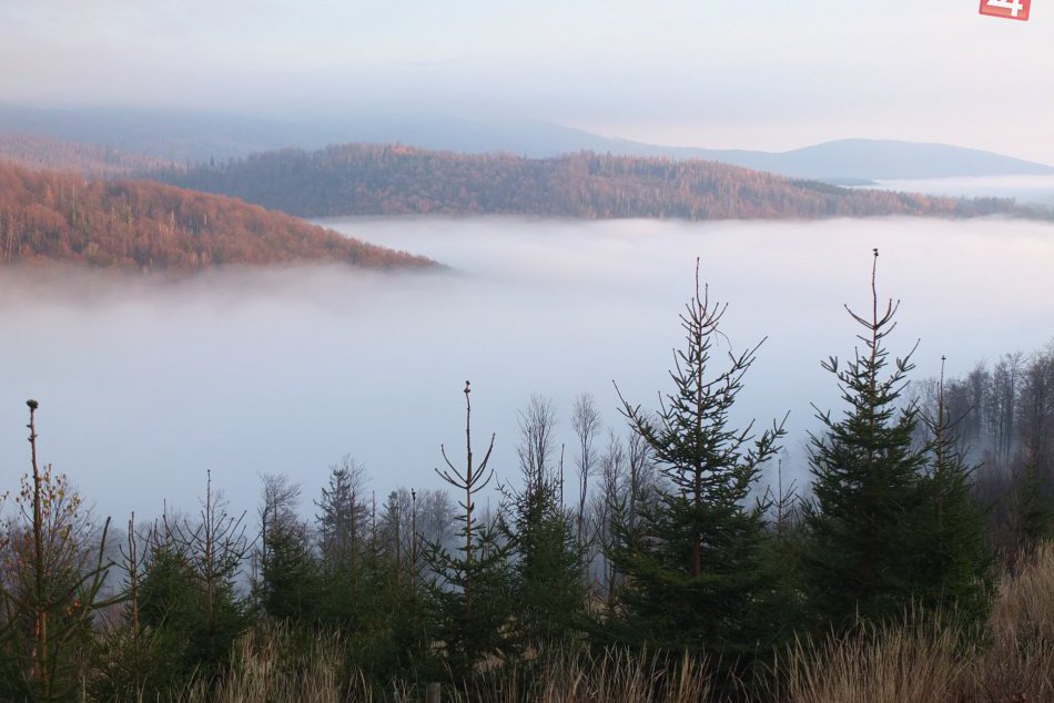 Ilustračný obrázok k článku Kým bolo v Rožňave hmlisto, o niečo vyššie sa naskytla krásna scenéria, FOTO