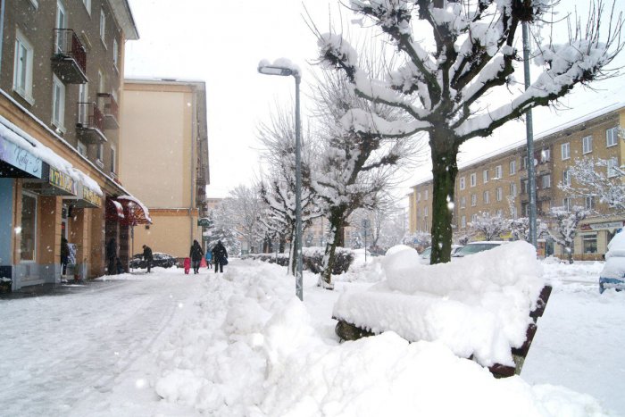 Ilustračný obrázok k článku Nádielka, aká tu nebola už dávno: Žiarčania sa brodia hustým snehom, FOTO