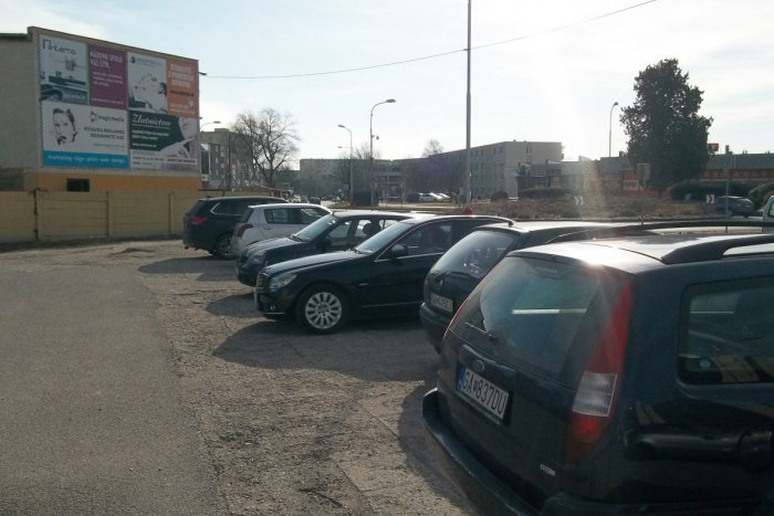Ilustračný obrázok k článku V Šali zvýšili poplatok za parkovanie: Poslanci však s návrhom nesúhlasili