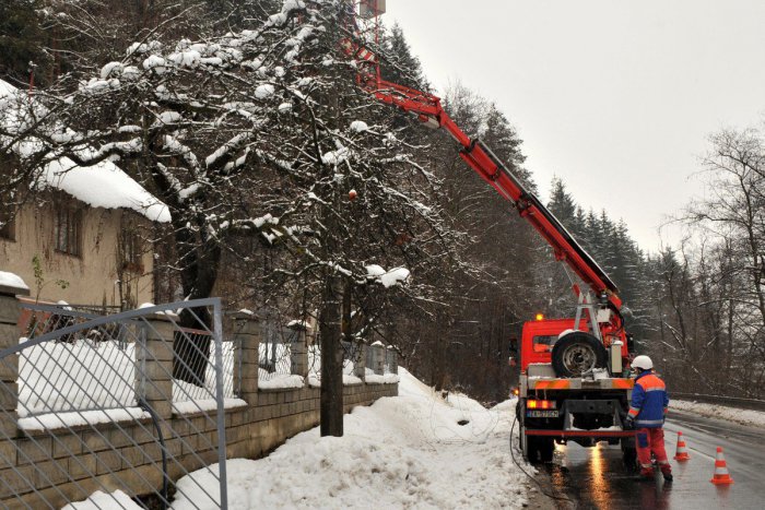 Ilustračný obrázok k článku Masívne výpadky elektriny: Zasiahnutá je aj časť Považskobystrického okresu