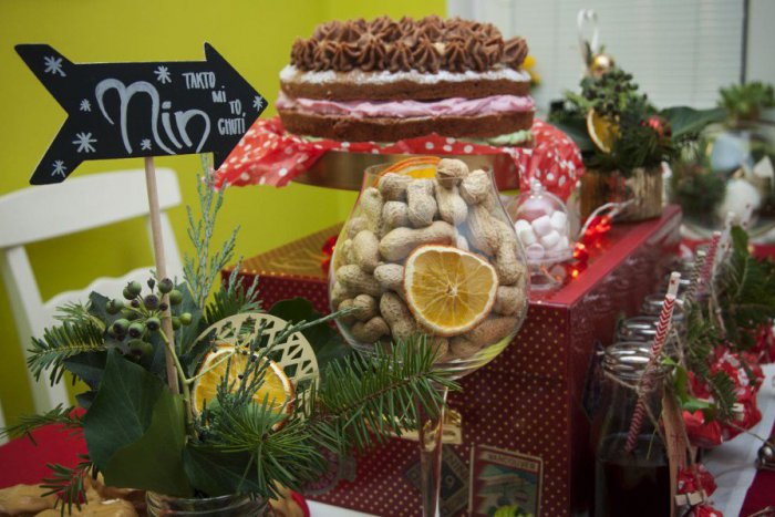 Ilustračný obrázok k článku Redakcia radí: Vianočná torta s voňavými jabĺčkami a vanilkovým mascarpone krémom