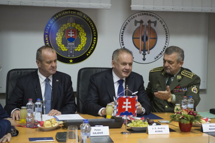 Ilustračný obrázok k článku Prezident pozdravil vojakov v zahraničí: Zaželal im pokojné Vianoce